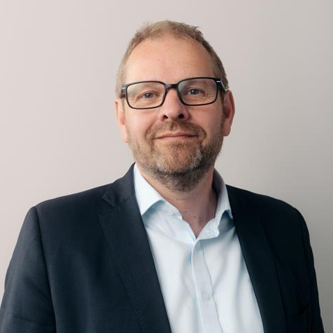 alixpartners co-ceo headshot rob hornby